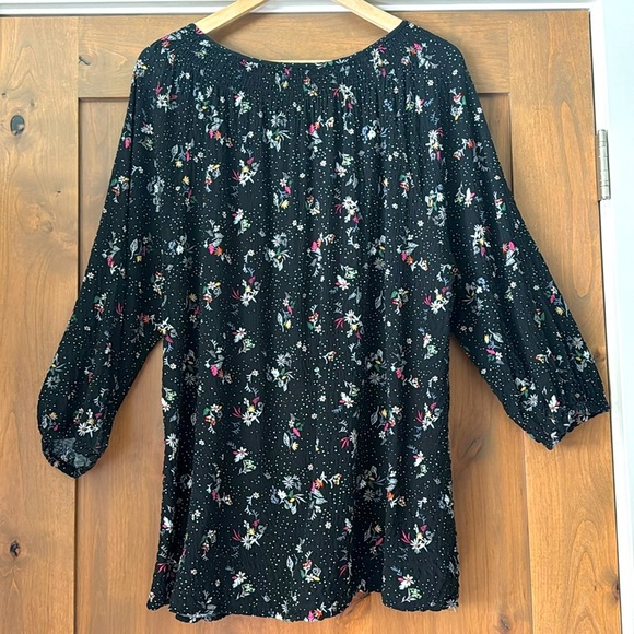 CJ Banks Peasant Blouse Womens 1X black/Floral smocked neckline Prairie crinkle - Picture 2 of 11